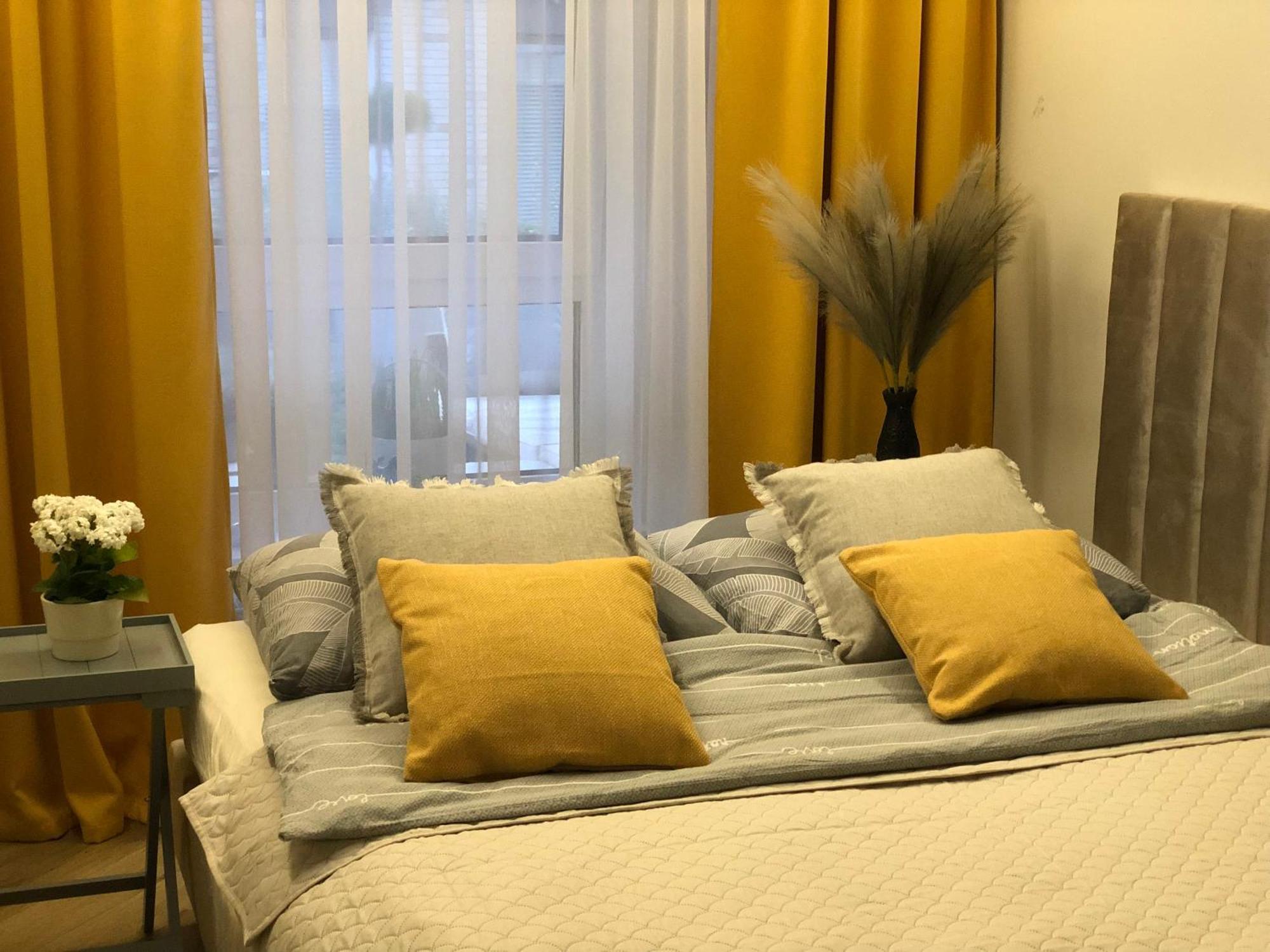 Komfortowe Apartamenty Kielce Klonowa ,Ogrodek, Garaz Podziemny, Samodzielne Wejscie Na Kod 24H Ngoại thất bức ảnh