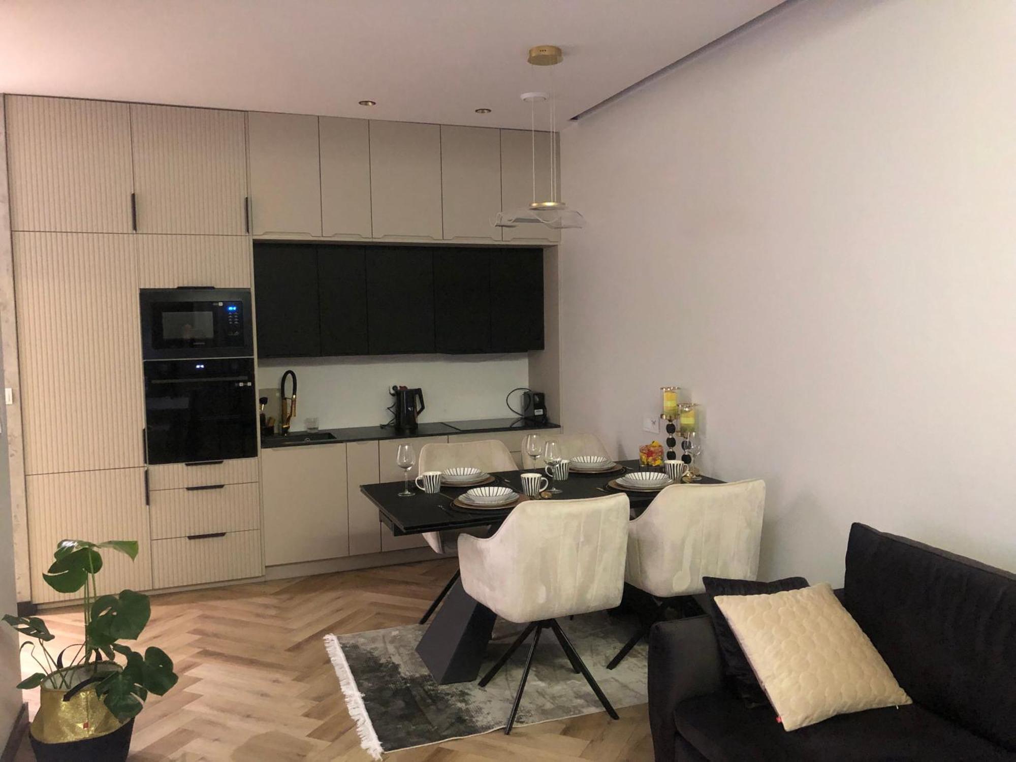 Komfortowe Apartamenty Kielce Klonowa ,Ogrodek, Garaz Podziemny, Samodzielne Wejscie Na Kod 24H Ngoại thất bức ảnh